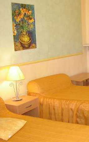 20m² , Rés «Airelle», Av. deThermes, RDC, Expo SO