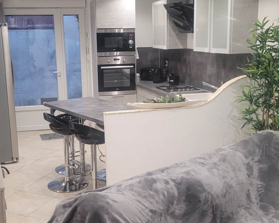 20m2, Rés «Airelle», Av. des Thermes, rdc et 1er etag SO, terrasse