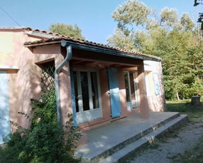 Maison de village 2 studios 1er 18m2 et 2é étage 20 m2